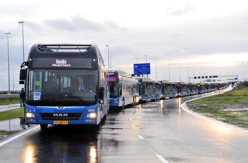 FLOTILA DLHÁ 1,5 KILOMETRA