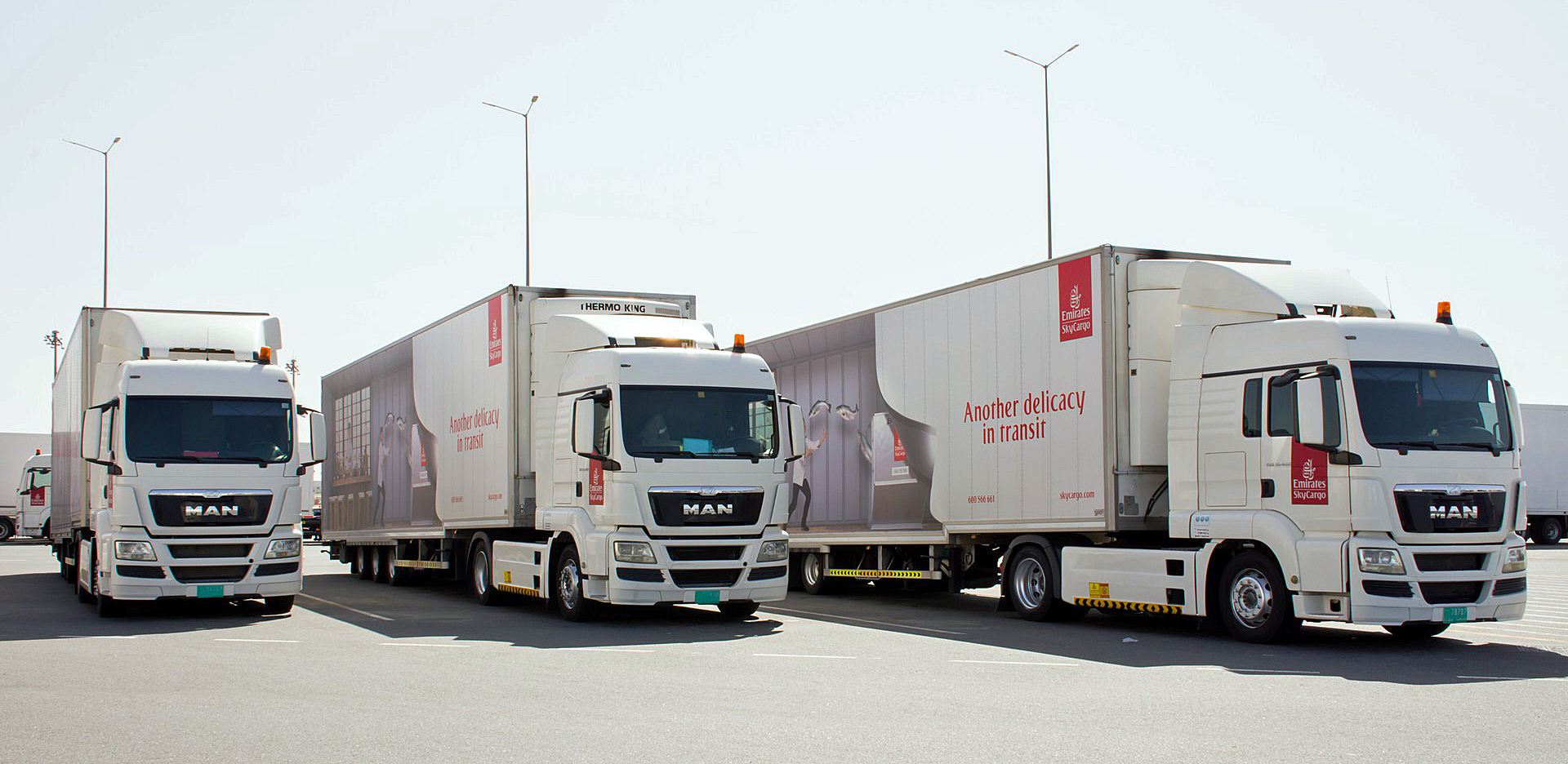 ŤAHAČE MAN TGS PRACUJÚ PRE EMIRATES SKYCARGO