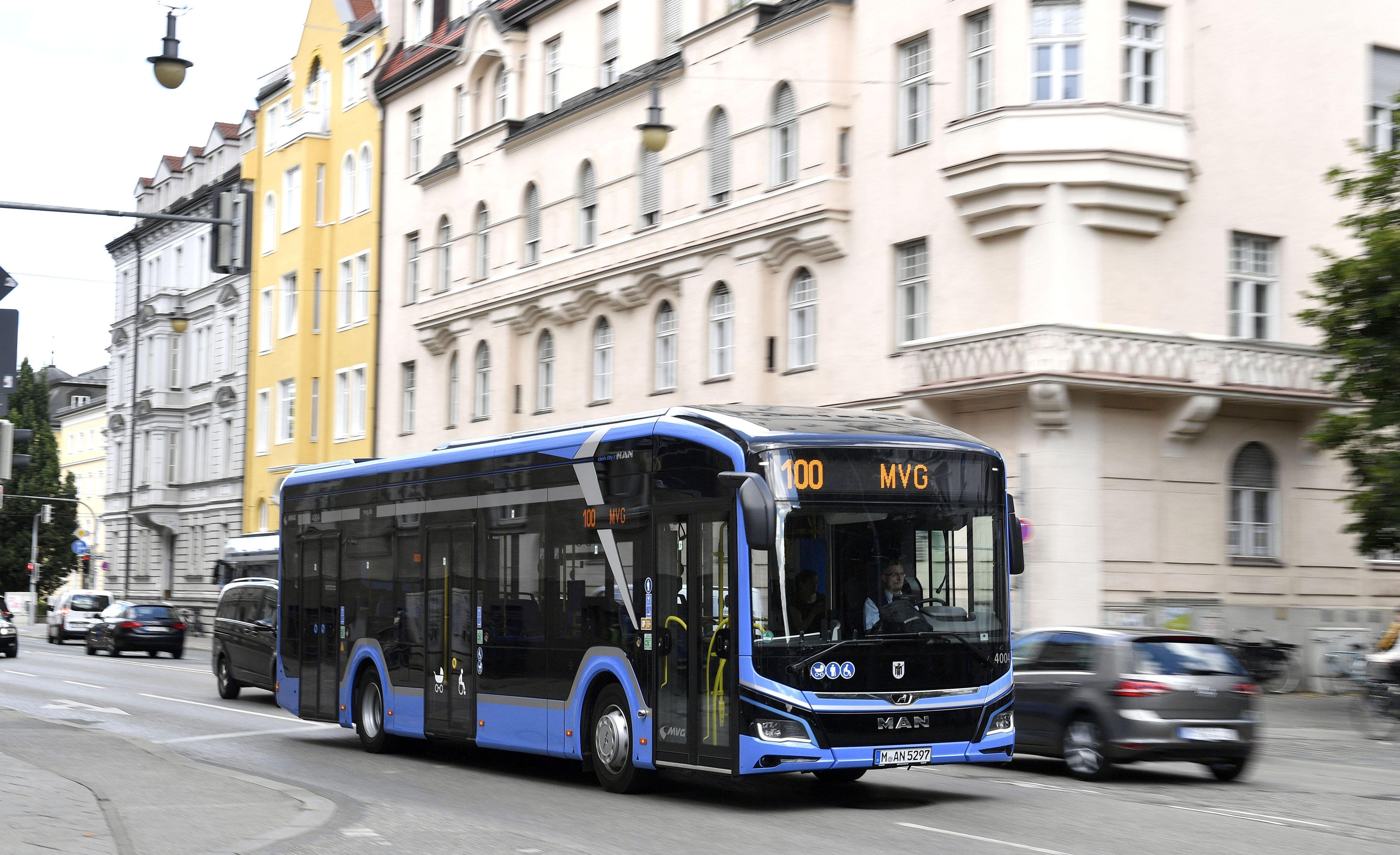 LION’S CITY E VOZÍ NÁVŠTEVNÍKOV IAA